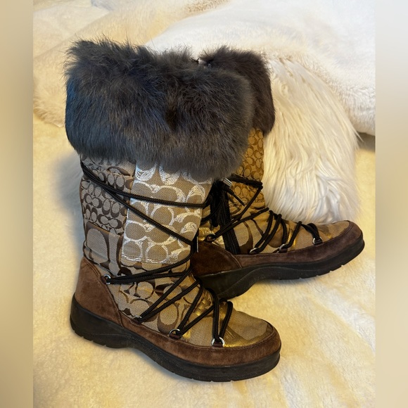 7.5 Coach Laurilyn Black Boots With  Fur-Flaw!!! - Picture 1 of 10